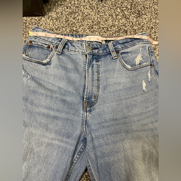 Abercrombie CurveLove HighRise Skinny Jean All Day Comfort Light Wash Distressed - Picture 6 of 8